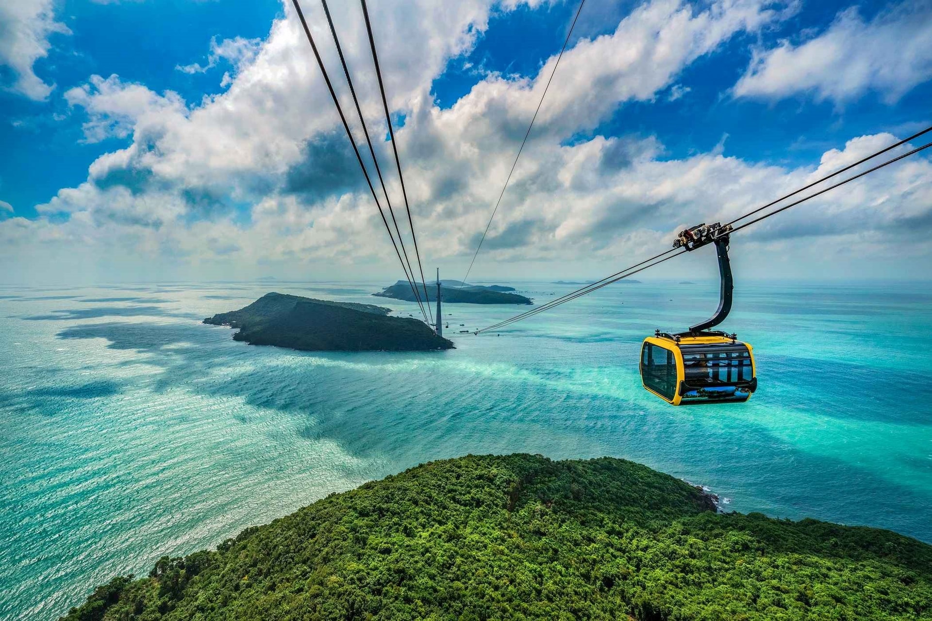hon-thom-cable-car-phu-quoc_11zon.jpg