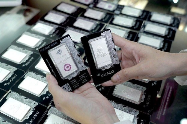 Sáng nay, giá bạc thỏi quay đầu tăng