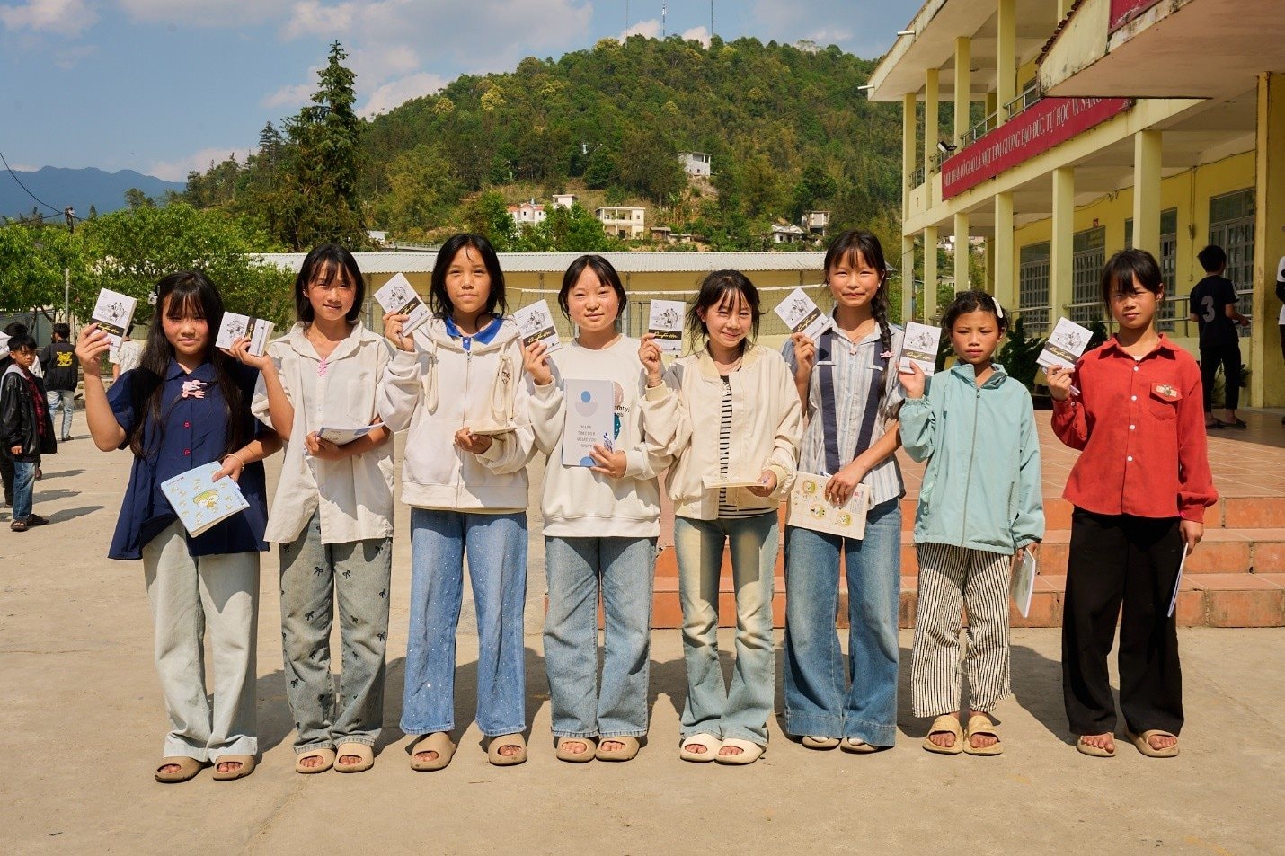 Hành trình Từ Trái Tim: Vượt “12 tầng dốc” Sì Lở Lầu, hun đúc ý chí và khát vọng nơi biên giới