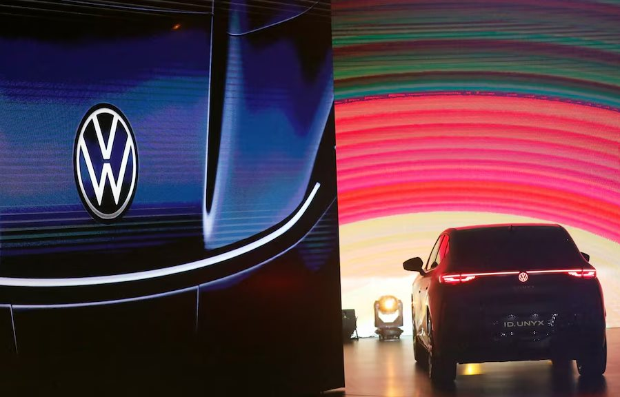 Xe xăng bất ngờ lên ngôi: Tập đoàn ô tô sở hữu hơn 100 nhà máy toàn cầu tuyên bố dừng làm xe điện, chuyển cả 1 cơ sở sang động cơ truyền thống