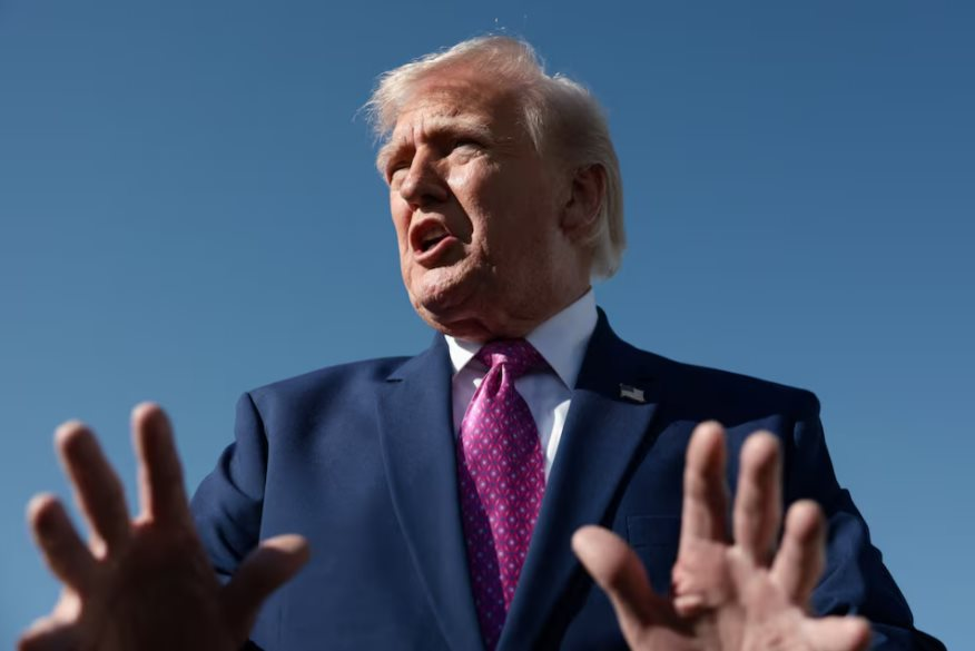 Tổng thống Trump: Eo biển Hormuz sẽ mở lại trong thời gian rất sớm'
