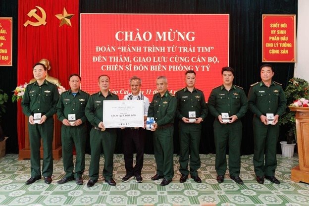 Hành trình Từ Trái Tim: Trao tri thức nơi biên cương, tiếp lửa khát vọng người lính Y Tý