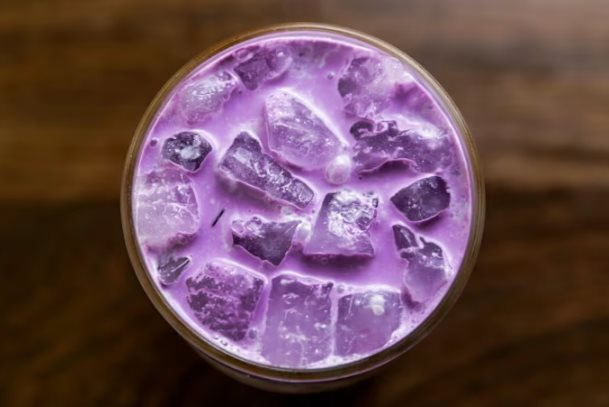 Các chuỗi đồ uống toàn cầu chạy đua thử nghiệm 'matcha mới': Màu tím, ‘ăn ảnh’ mạng xã hội và là nguyên liệu quen thuộc tại Việt Nam