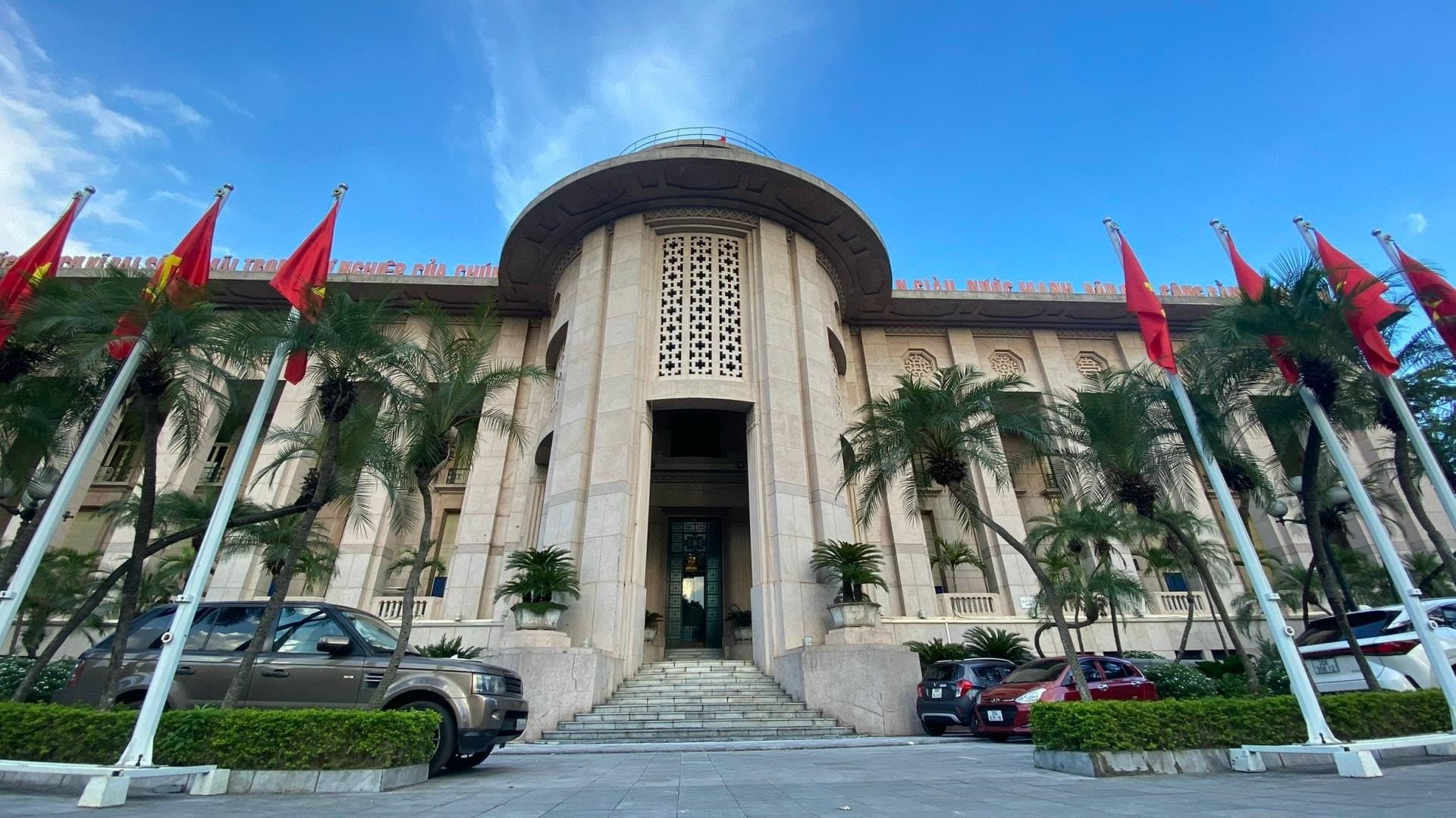 Bài toán lãi suất – tỷ giá và hành động của Ngân hàng Nhà nước