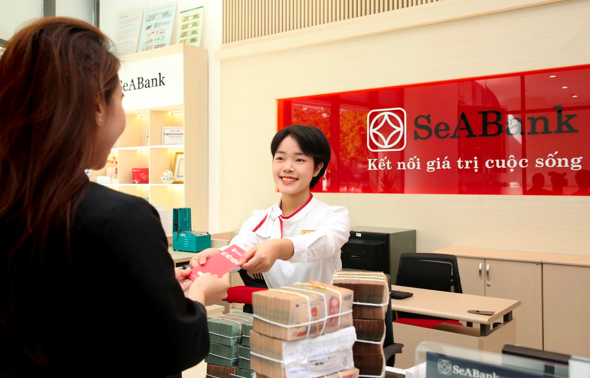 Lãi suất cho vay “rục rịch” giảm