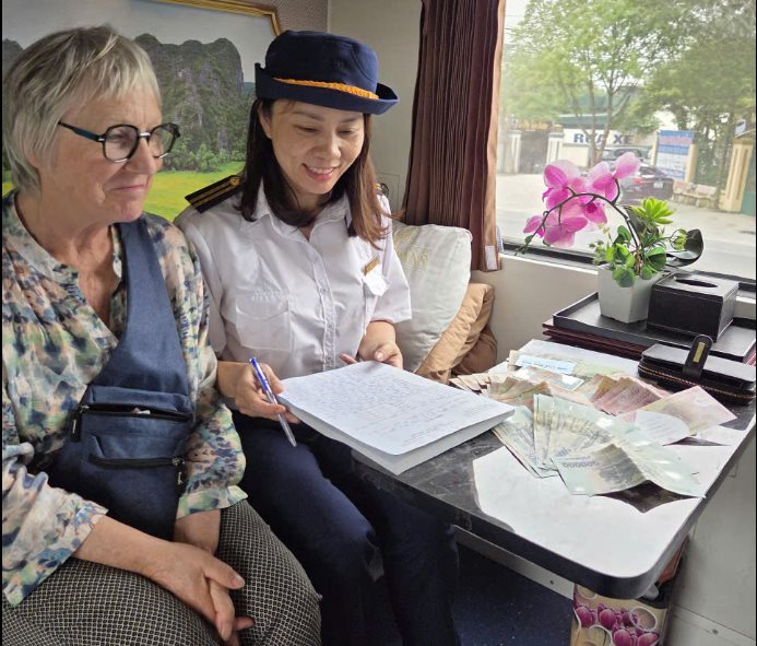 Phát hiện 42 tờ tiền có mệnh giá từ 1.000 - 500.000 đồng trên chuyến tàu rời ga Thanh Hóa