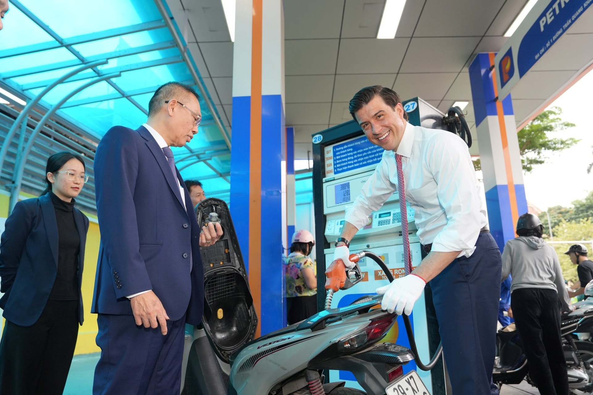 Phó Chủ tịch Hội đồng Ngũ cốc Mỹ sang Việt Nam chào hàng một loại "vàng lỏng"