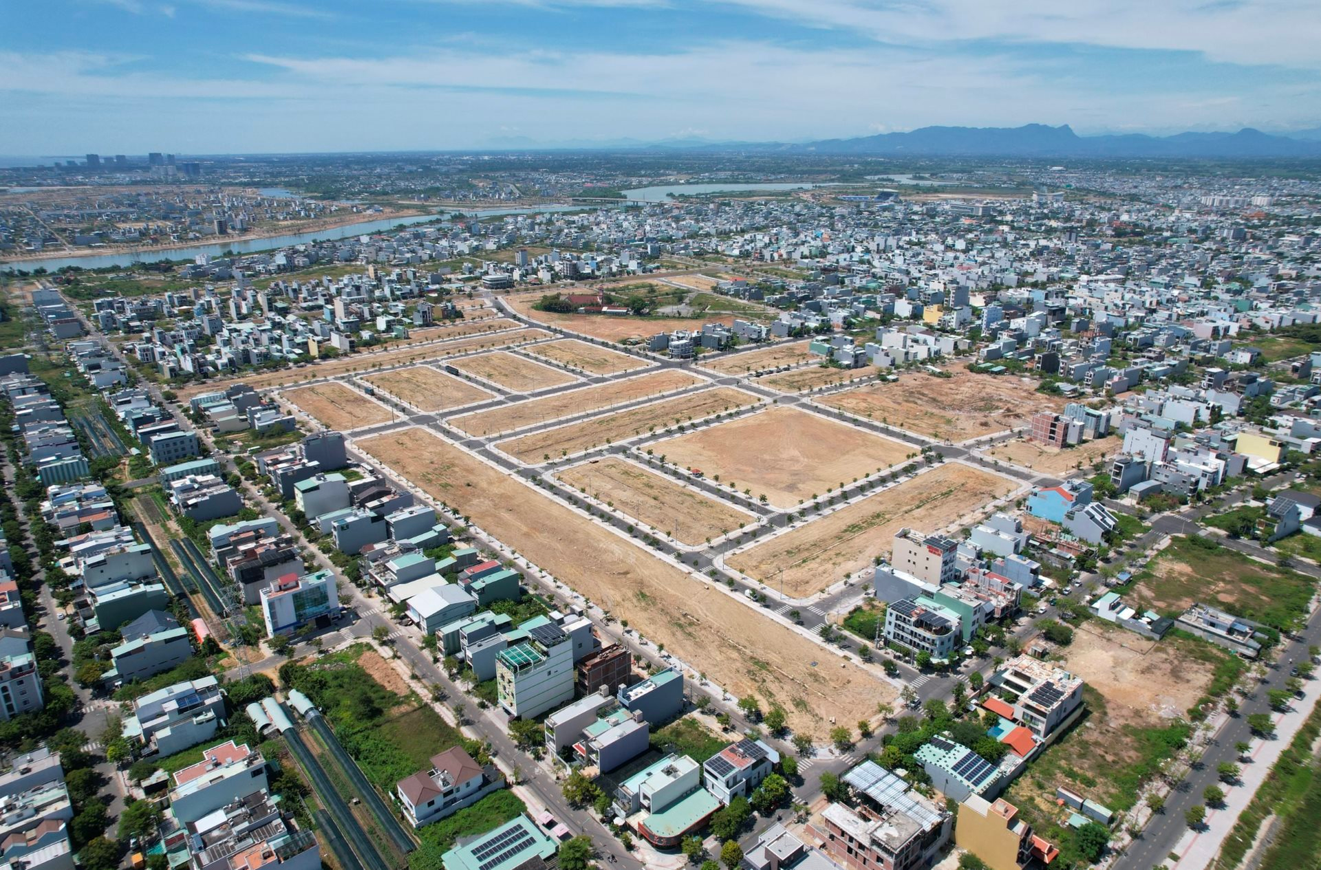 Miền Trung “hút sóng” đất nền, vượt nhịp giảm của Hà Nội và TP.HCM