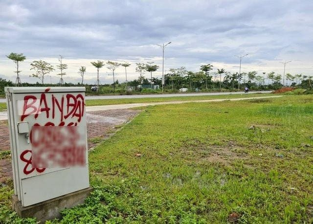 Đất nền thanh khoản suy yếu nhưng giá chưa giảm mạnh, vì sao?