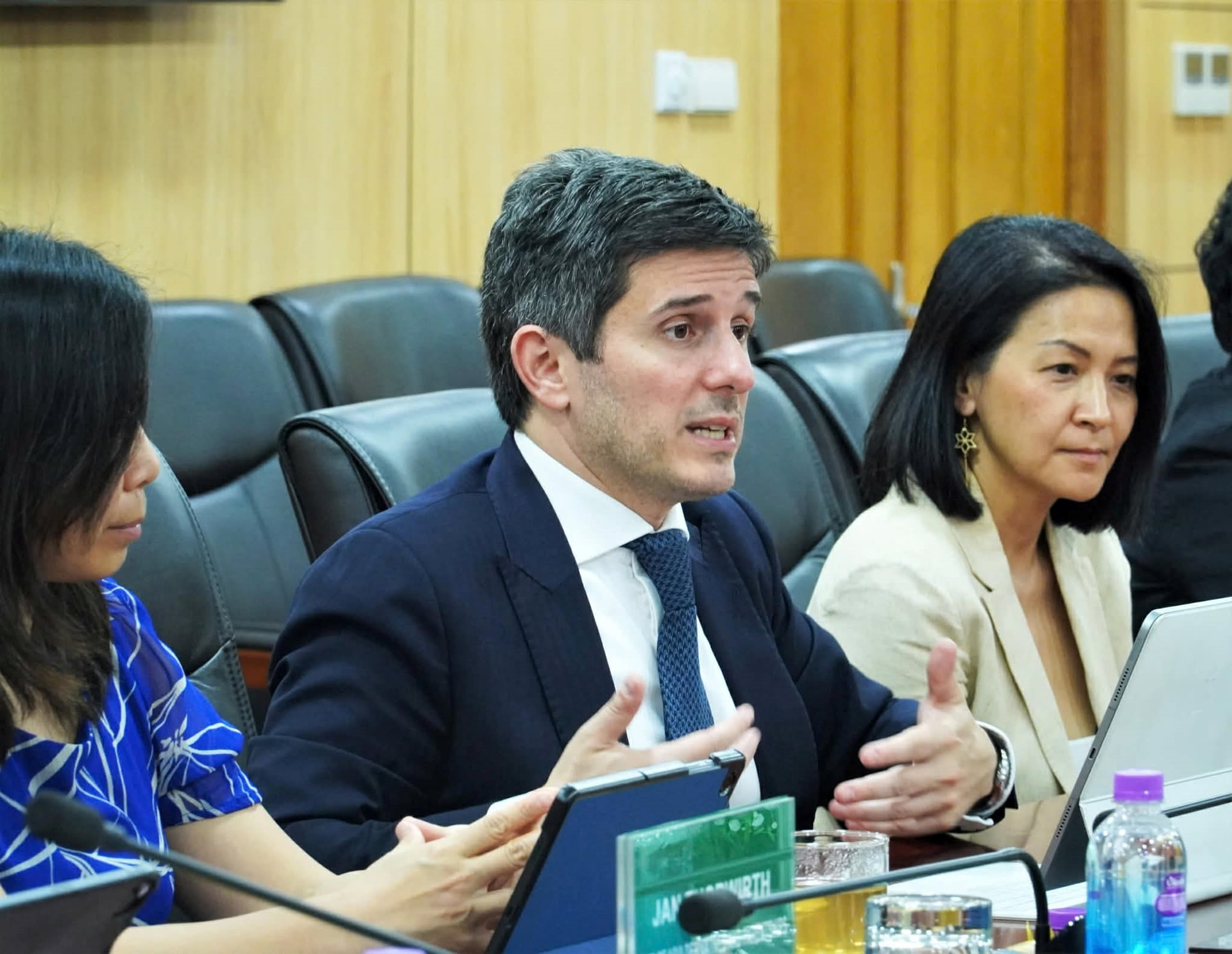 Giám đốc FTSE Russell: Việt Nam tạo ra một tiêu chuẩn mới ở mức cao hơn cho các thị trường định hướng nâng hạng