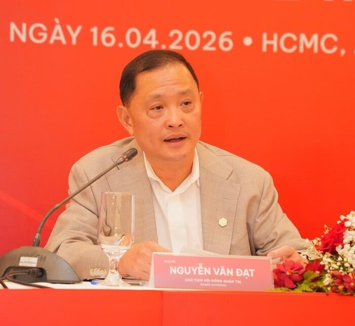 Chủ tịch Phát Đạt lý giải việc bán 88 triệu cổ phiếu giá cao rồi mua lại khi giá giảm: “Tin hay không là quyền của cổ đông”