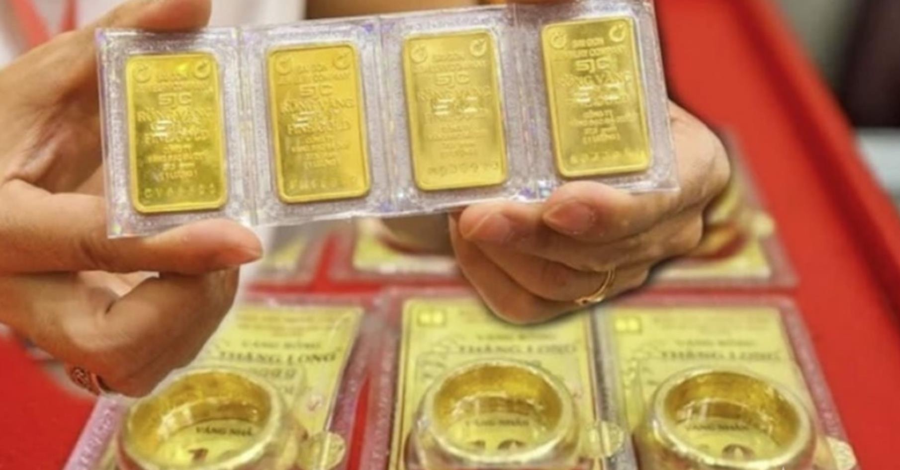 Giá vàng đảo chiều giảm mạnh, chênh lệch mua - bán lên đến 4 triệu đồng/lượng