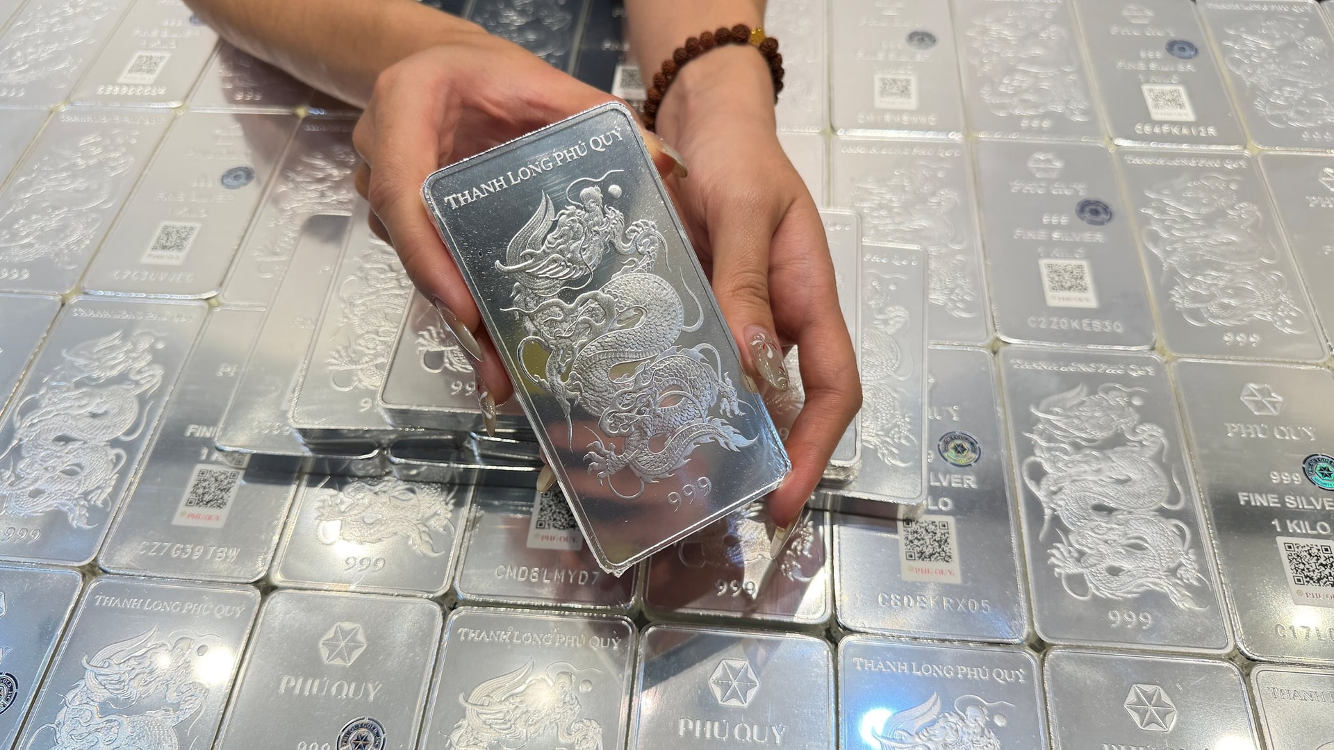 Giá bạc sáng nay ngày 16/4