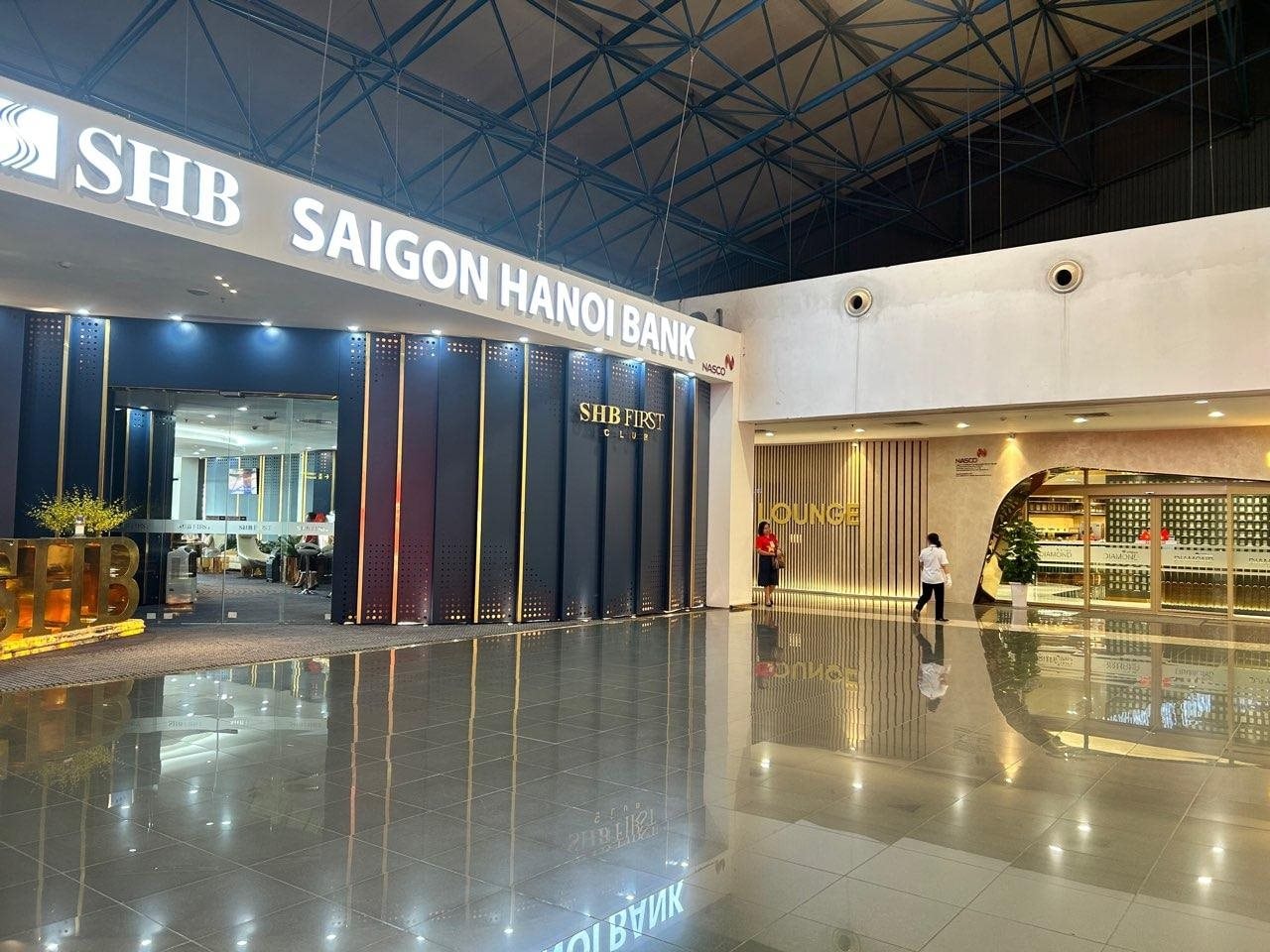 Điều kiện vào phòng chờ sân bay riêng của Vietcombank, VPBank hay SHB dễ nhất hiện nay?