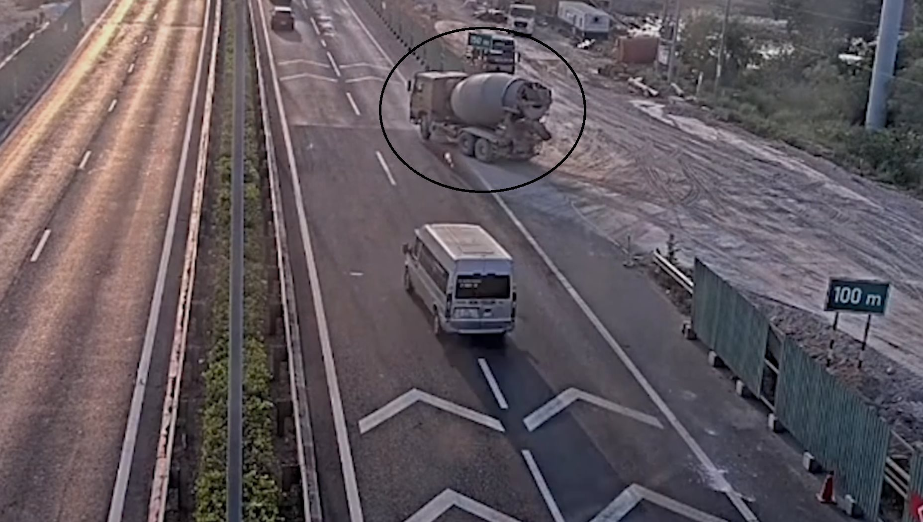 Vi phạm an toàn khi thi công trên cao tốc, Tổng công ty cổ phần XNK và xây dựng V.N bị phạt 14 triệu đồng