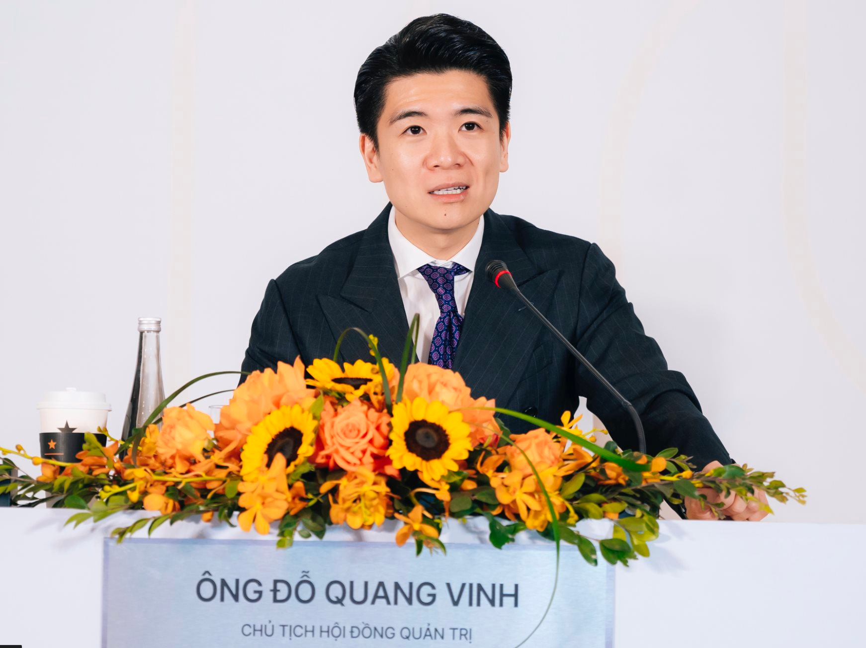 Chủ tịch Đỗ Quang Vinh nói gì khi bị cổ đông "soi" thù lao?