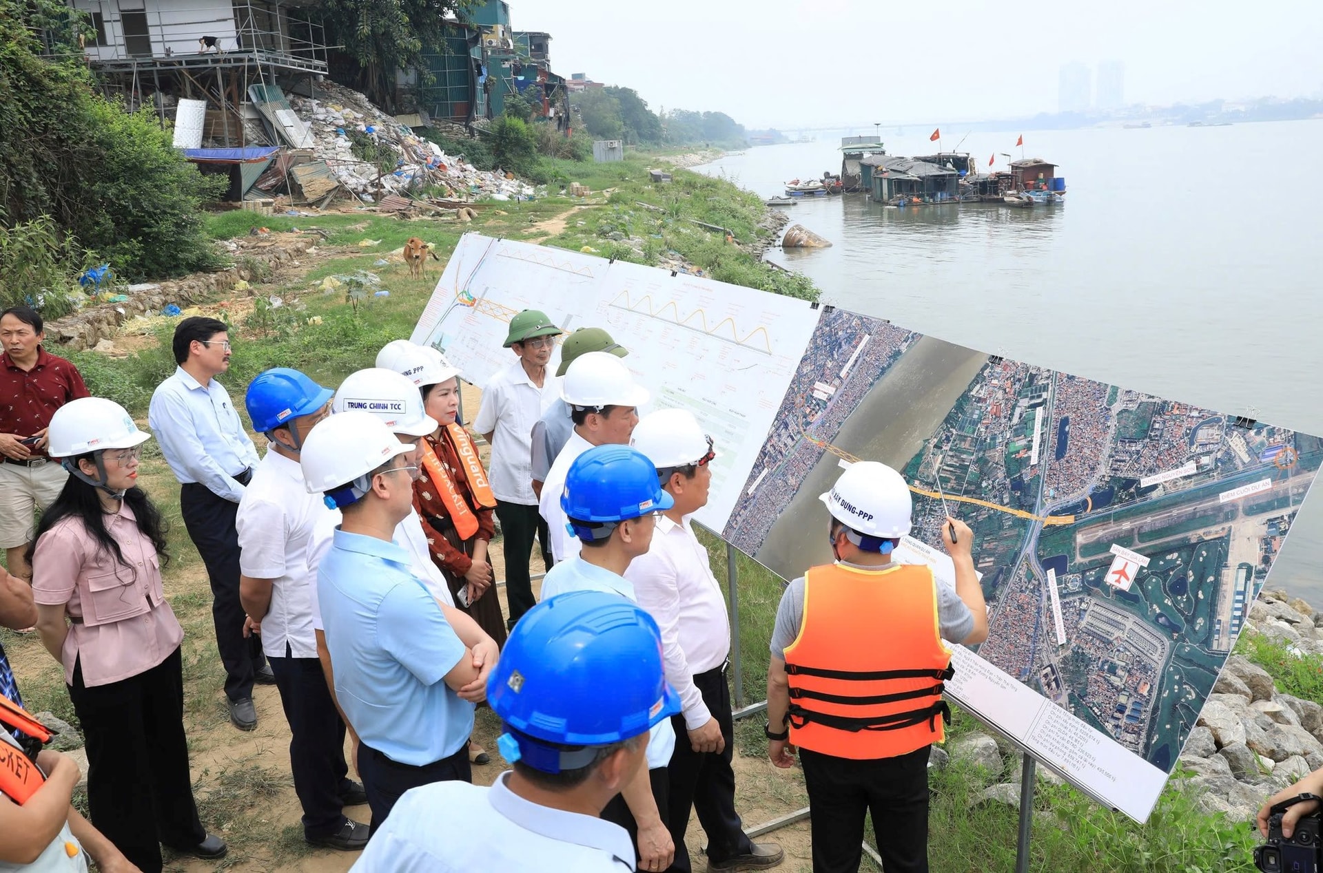 Tin vui cho người dân Hà Nội: "Siêu" cầu vượt sông Hồng 16.200 tỷ đồng nối khu phố cổ với Long Biên do Sun Group triển khai sẽ chính thức hoàn thành sau 1 năm nữa