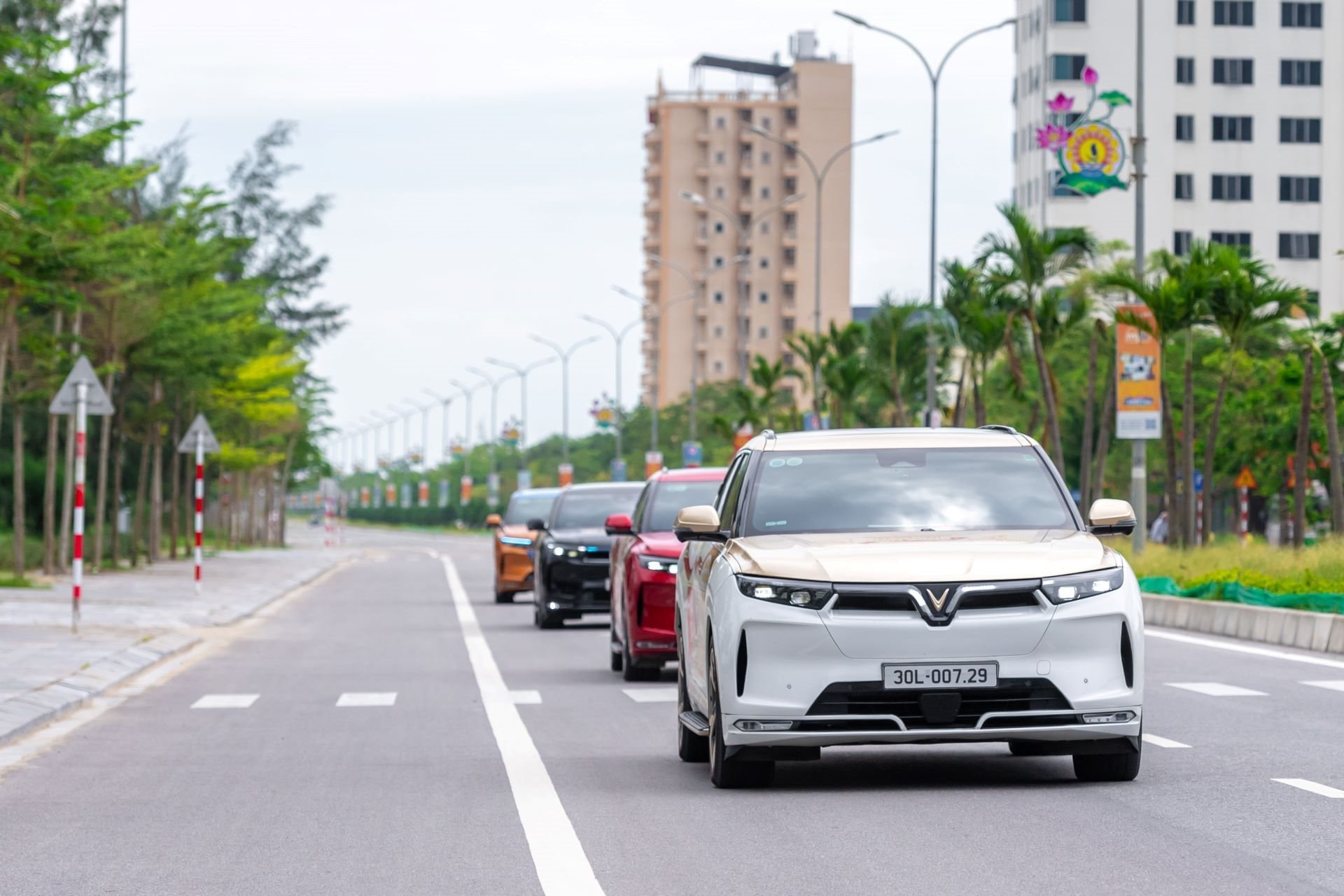 Chủ xe VF 9: “Từng dùng nhiều xe sang châu Âu nhưng chưa hãng nào có dịch vụ hậu mãi như VinFast”