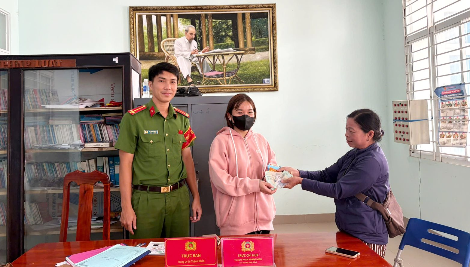 Phát hiện hàng loạt tờ tiền có mệnh giá từ 500K-10K: Công an mời người phụ nữ sinh năm 1998 lên làm việc