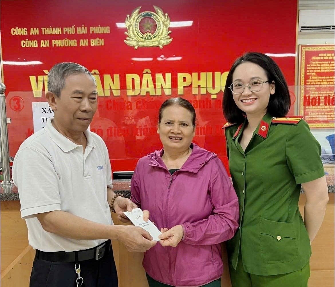 Phát hiện cả 1 sổ tiết kiệm 100 triệu đồng ngay gần chợ dân sinh: Công an phường vào cuộc