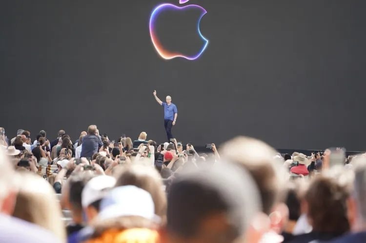 30 tỷ USD/quý: Di sản của Tim Cook khi Apple không còn 'sáng tạo' như thời Steve Job