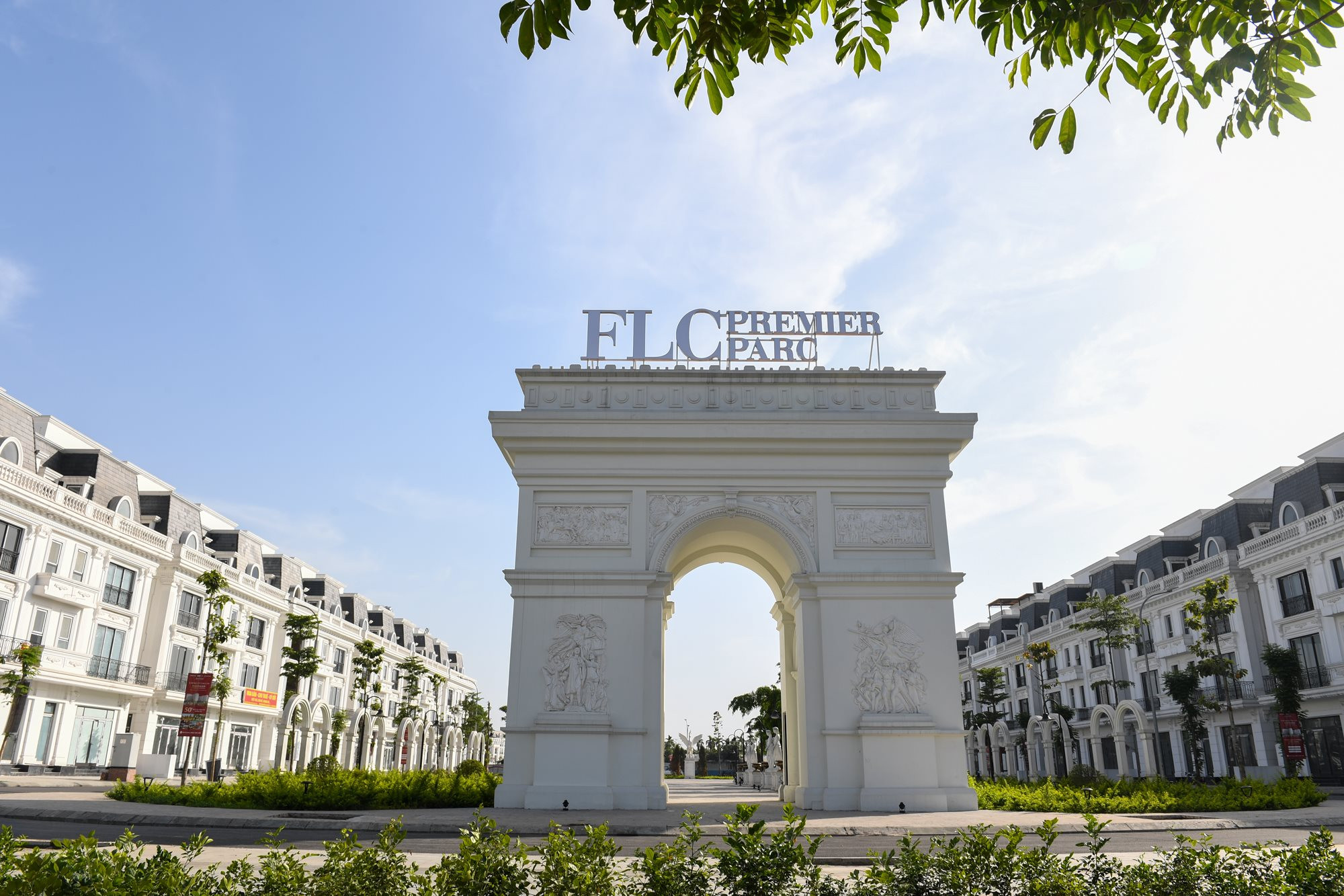 cac-biet-thu-thuoc-khu-do-thi-flc-premier-parc-da-don-cu-dan-ve-o.jpg