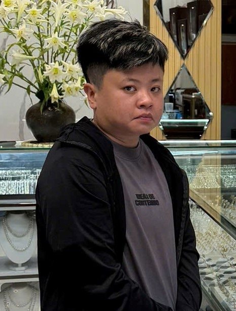 Công an kiểm tra giao dịch chuyển khoản 745 triệu đồng vào tài khoản Vietcombank với nội dung "mua vàng"