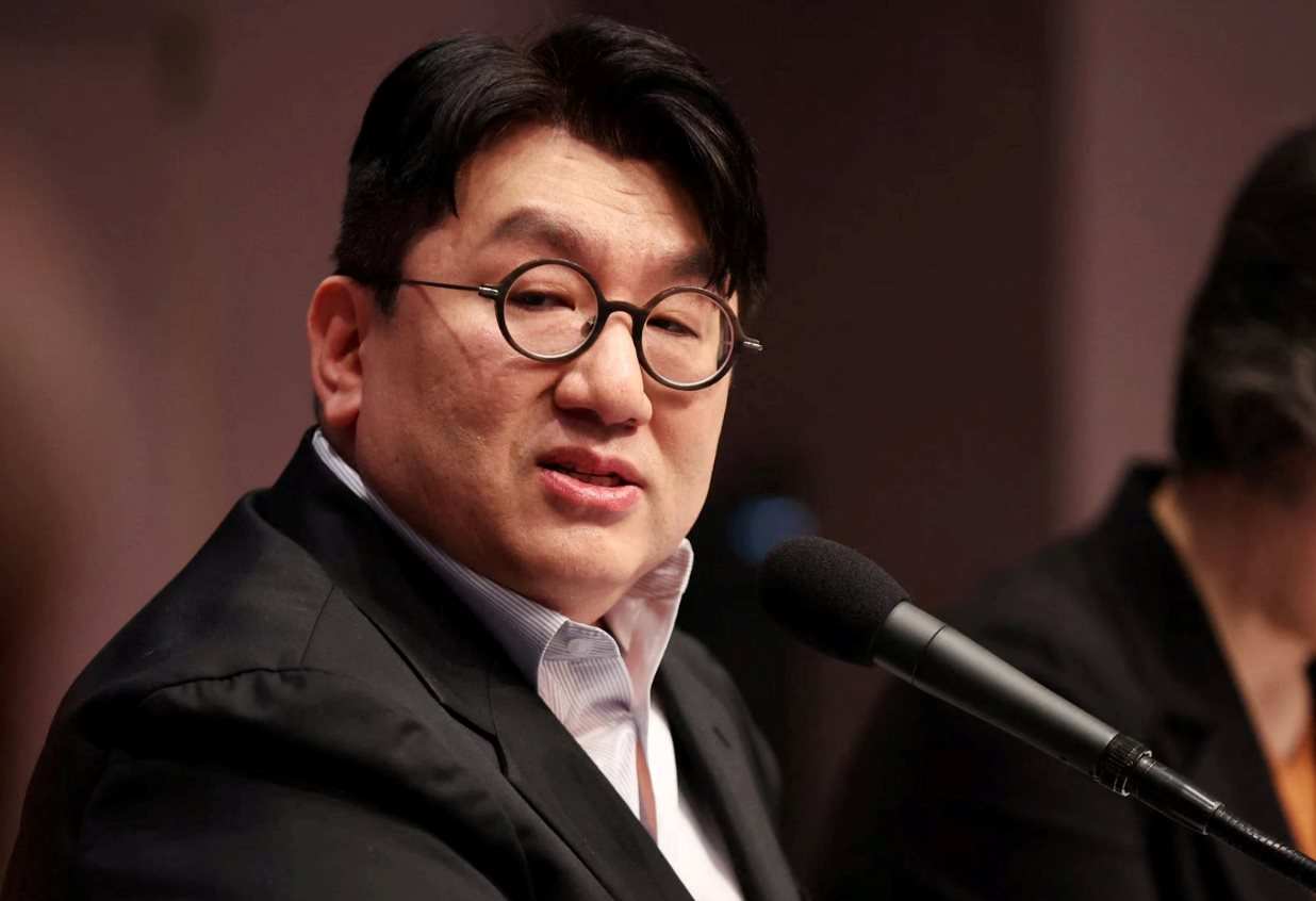 Một ông trùm giải trí đối mặt lệnh bắt giữ vì thu lợi bất chính hơn 3.200 tỷ đồng