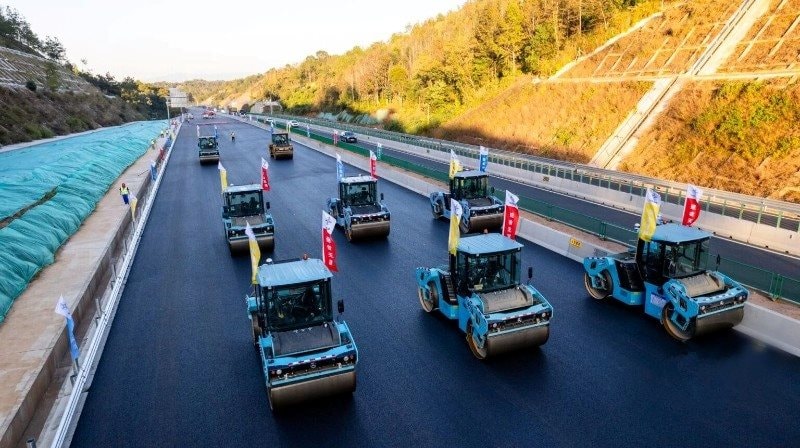 Phát hiện hơn 10 xe tải Trung Quốc không người lái, tích hợp AI, âm thầm hoạt động 24/7 thực hiện mục tiêu không tưởng