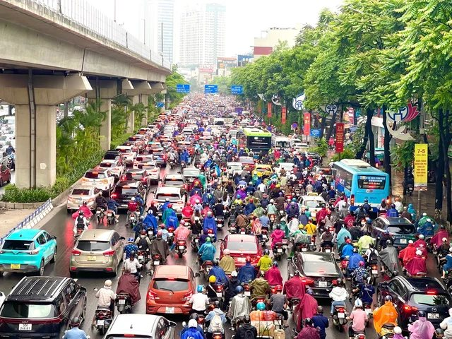 Từ 1/7, Hà Nội thí điểm cấm xe máy xăng, với ô tô cũng rất nghiêm ngặt, người dân chú ý