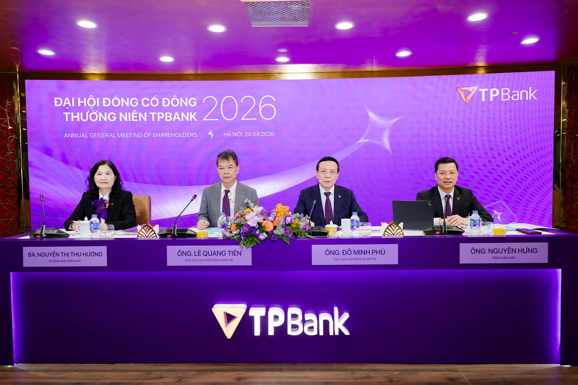 Ấn tượng trước tài ví von của Sếp TPBank: "Từ co kéo chiếc chăn hẹp", đến "la bàn định hướng con tàu vượt trùng dương" để "làm điều chưa từng có trong từ điển"