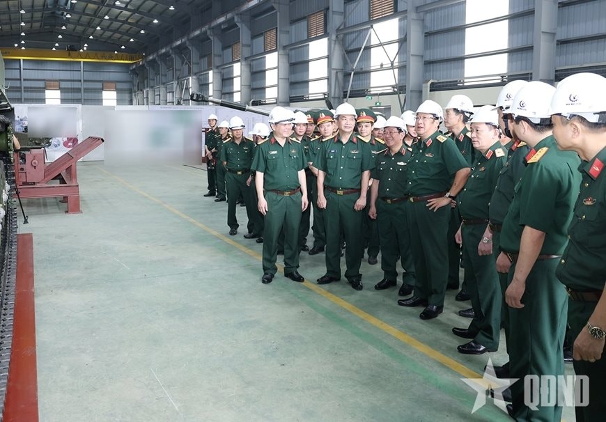 Ngay tháng 5, Việt Nam thử nghiệm xe tăng hạng nhẹ tự chế tạo, ra mắt vào tháng 12: Ai đứng sau?