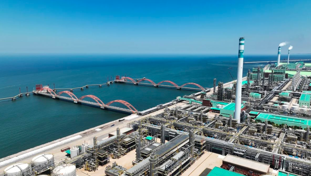 Mua dầu của Iran, 40 nhà máy lọc dầu, công ty vận tải biển của châu Á bị Mỹ trừng phạt