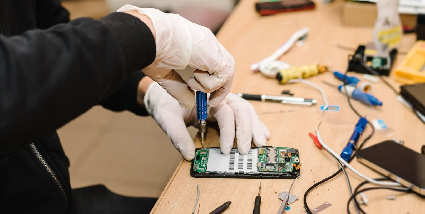 Hàng loạt bang tại Mỹ thông qua luật chống lại Apple, kỷ nguyên độc quyền sửa chữa sắp kết thúc, người mua iPhone không còn muốn “trả phí để được sử dụng”