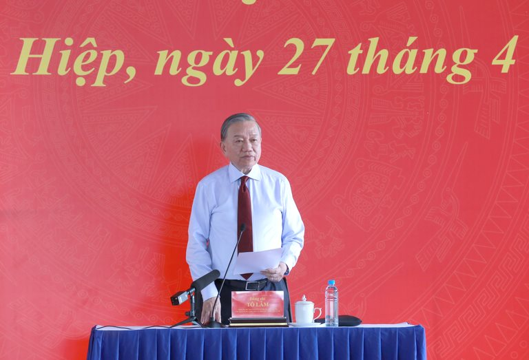 Tổng Bí thư, Chủ tịch nước Tô Lâm nói chuyện với công nhân, người lao động tại Thành phố Hồ Chí Minh