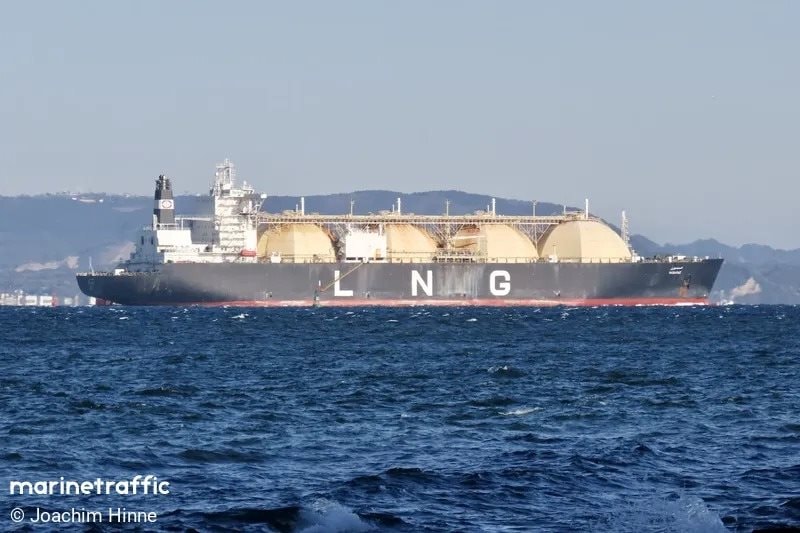 TIn vui từ eo biển Hormuz: Lô hàng LNG đầu tiên 'thông chốt' thành công, điểm đến là quốc gia sát vách Việt Nam