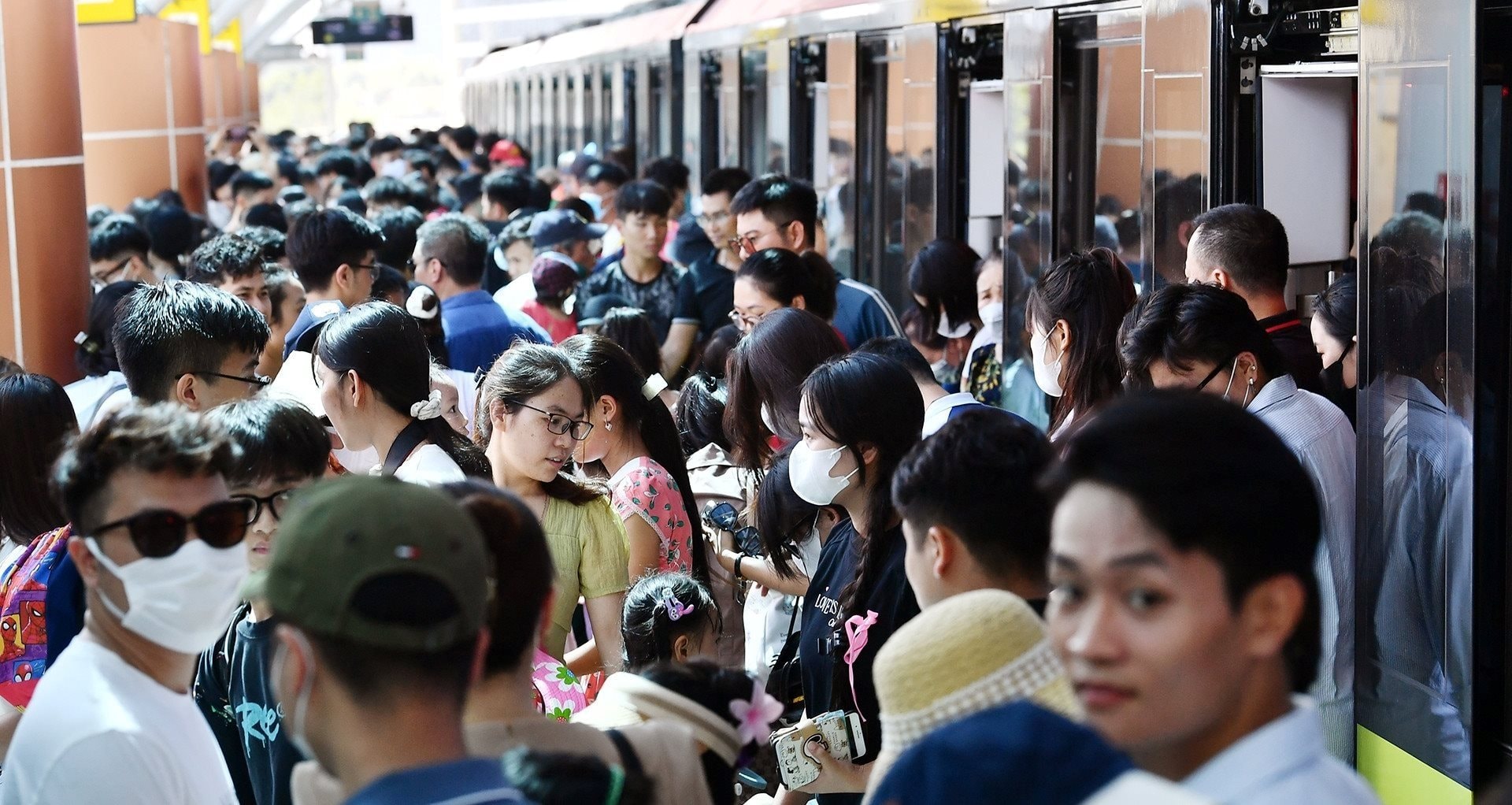 Từ ngày mai, hàng triệu người dân Việt Nam sẽ chứng kiến một sự thay đổi lớn về xăng dầu