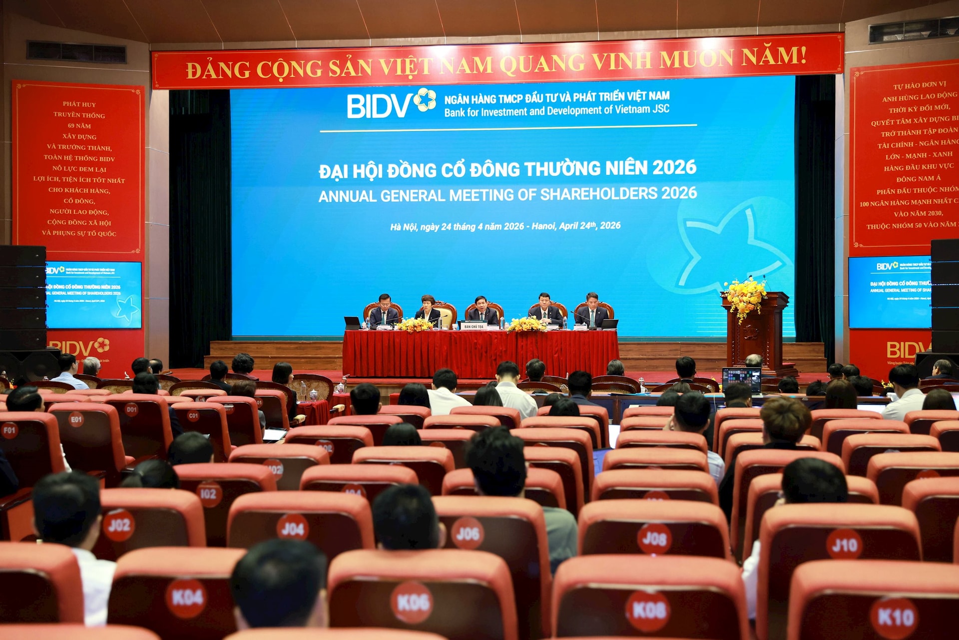 toan-canh-dai-hoi-dong-co-dong-thuong-nien-bidv-nam-2026.jpg