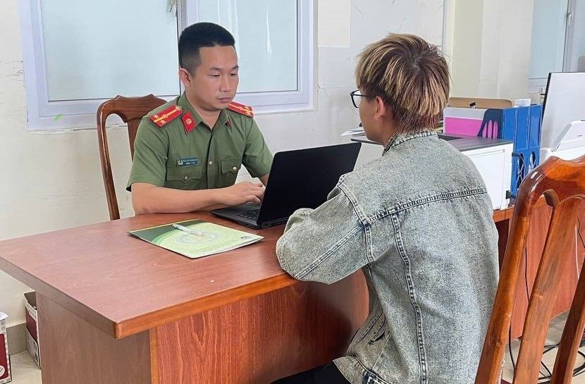 Điều tra tài khoản ngân hàng của thanh niên SN 2001: Nạp và rút liên tục hơn 340 triệu đồng chỉ trong vòng 1 tháng