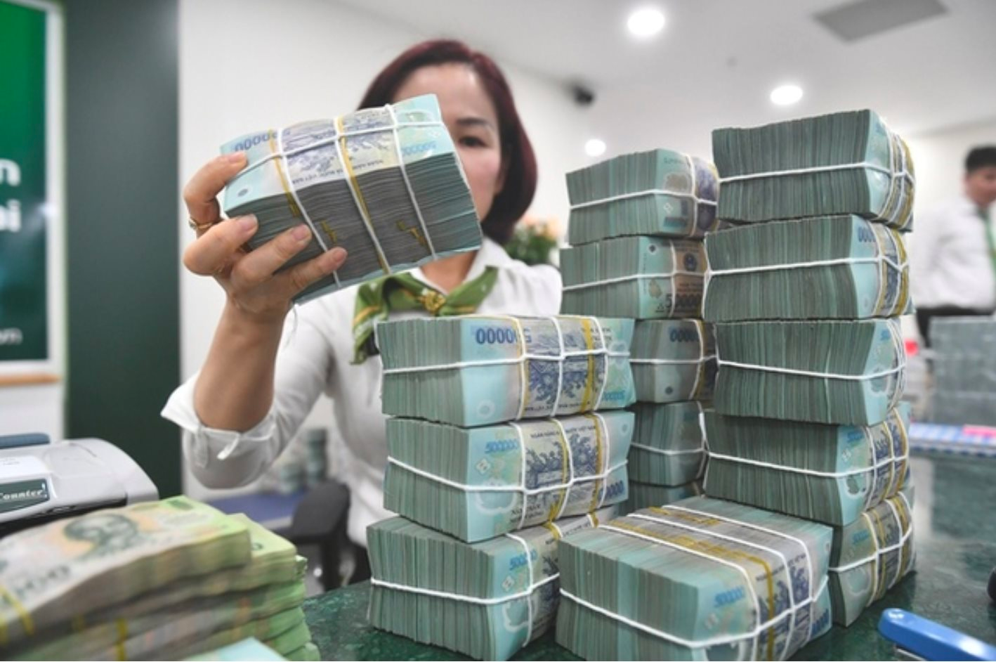 Lãi suất ngân hàng 2026: Hạ nhiệt nhưng khó giảm sâu