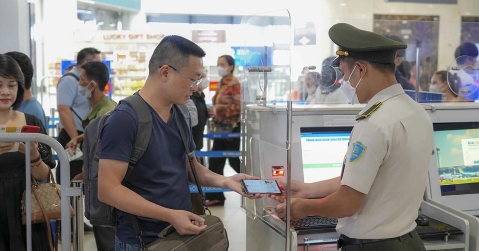 Công an có thông báo liên quan đến tạm hoãn xuất cảnh do nợ thuế: Toàn bộ người dân chú ý 