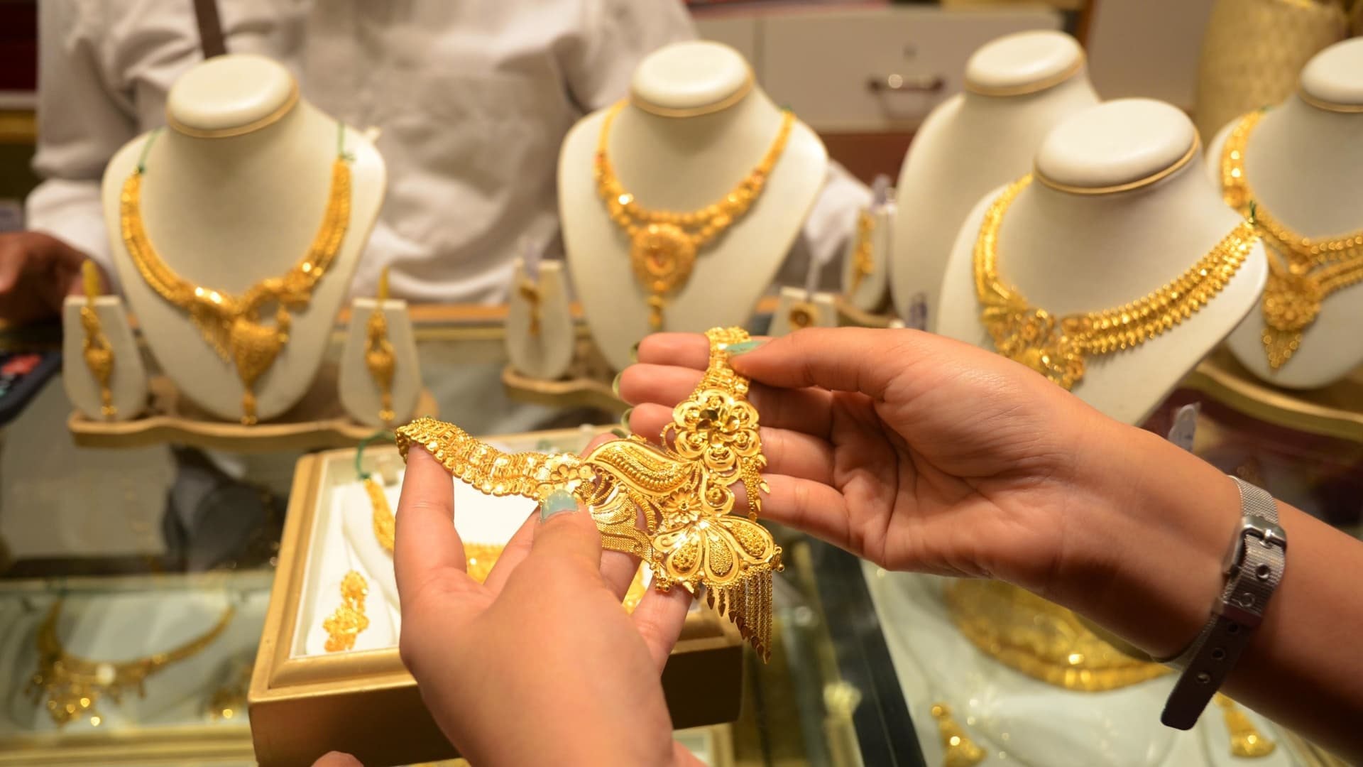 Nước này từng cấm người dân sở hữu vàng, thậm chí có án phạt tù 10 năm