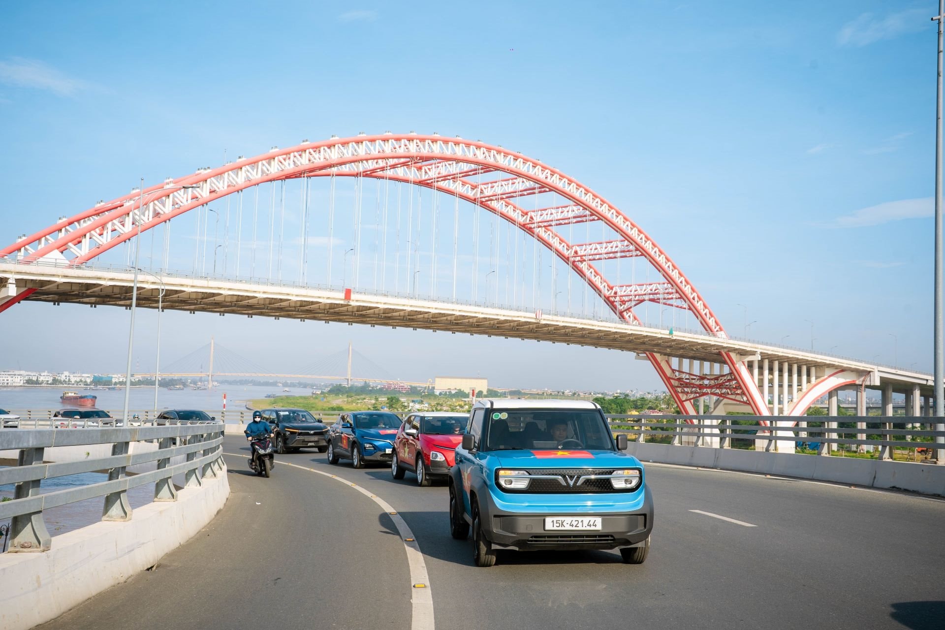 SUV đô thị “tiết kiệm kép” VinFast VF 5: Mua dễ, nuôi còn dễ hơn