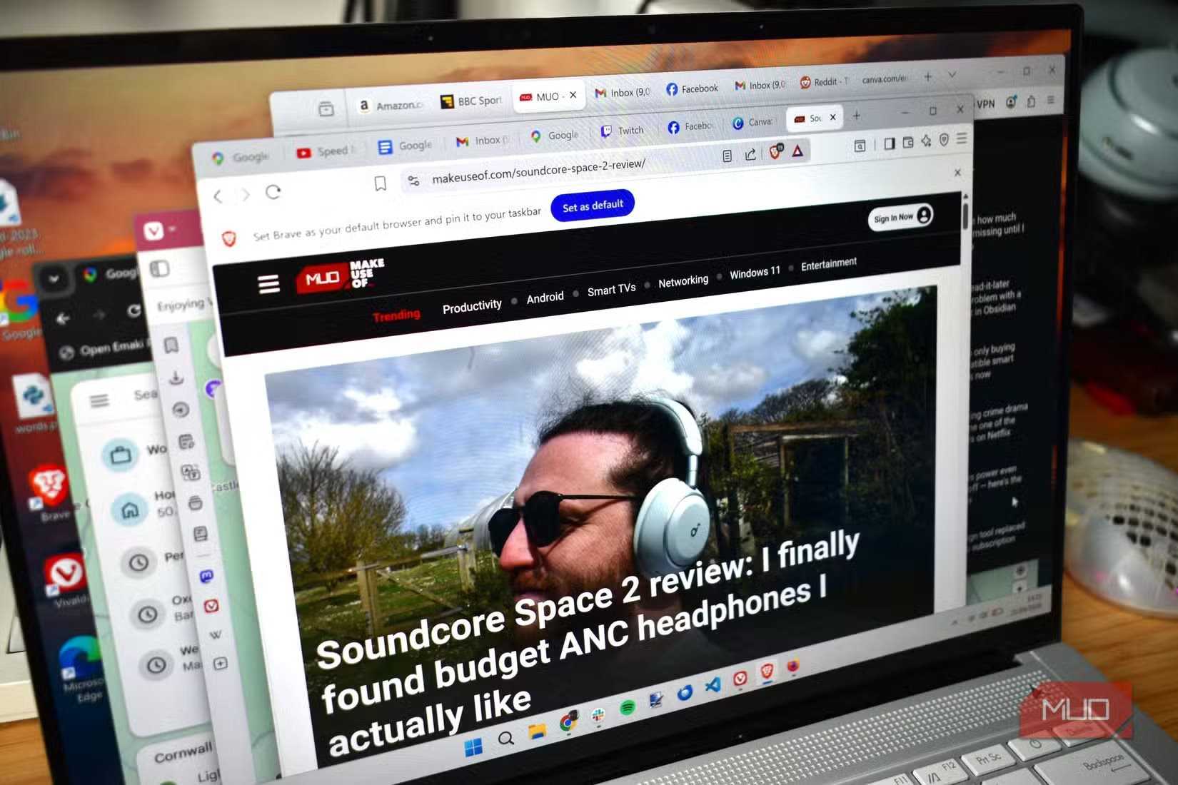 brave-browser-many-tabs-open-laptop-screen.jpg