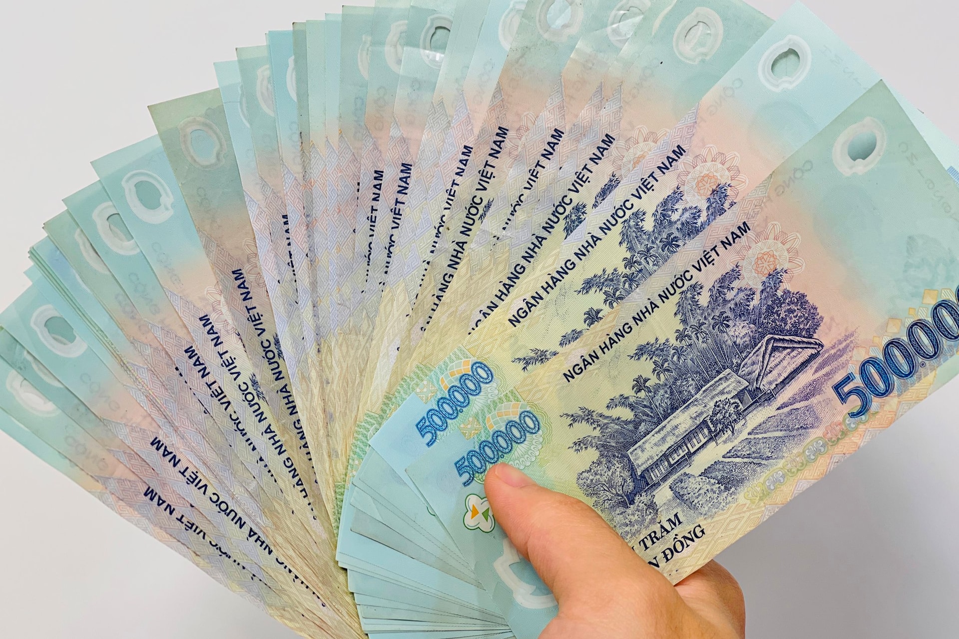 Phát hiện các tờ tiền nằm chơ vơ ở khay tiền của cây ATM Agribank: Công an và ngân hàng dùng biện pháp nghiệp vụ vào cuộc