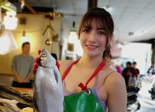 “Đại gia” Việt bán rau củ, thịt, cá kiếm hơn 6 tỷ mỗi giờ