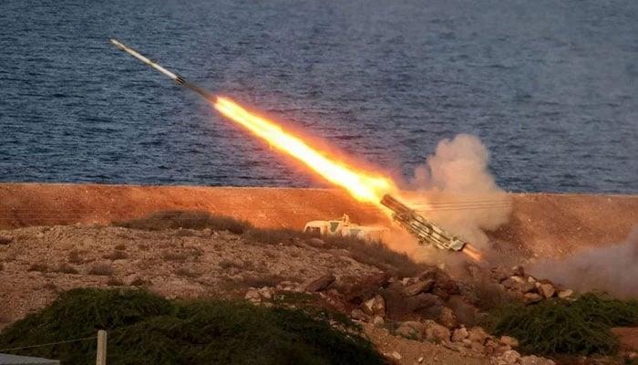 Trong khi Mỹ và Iran bận đổ lỗi cho nhau, chứng khoán châu Á gánh hậu quả từ màn “đấu súng” ở Hormuz