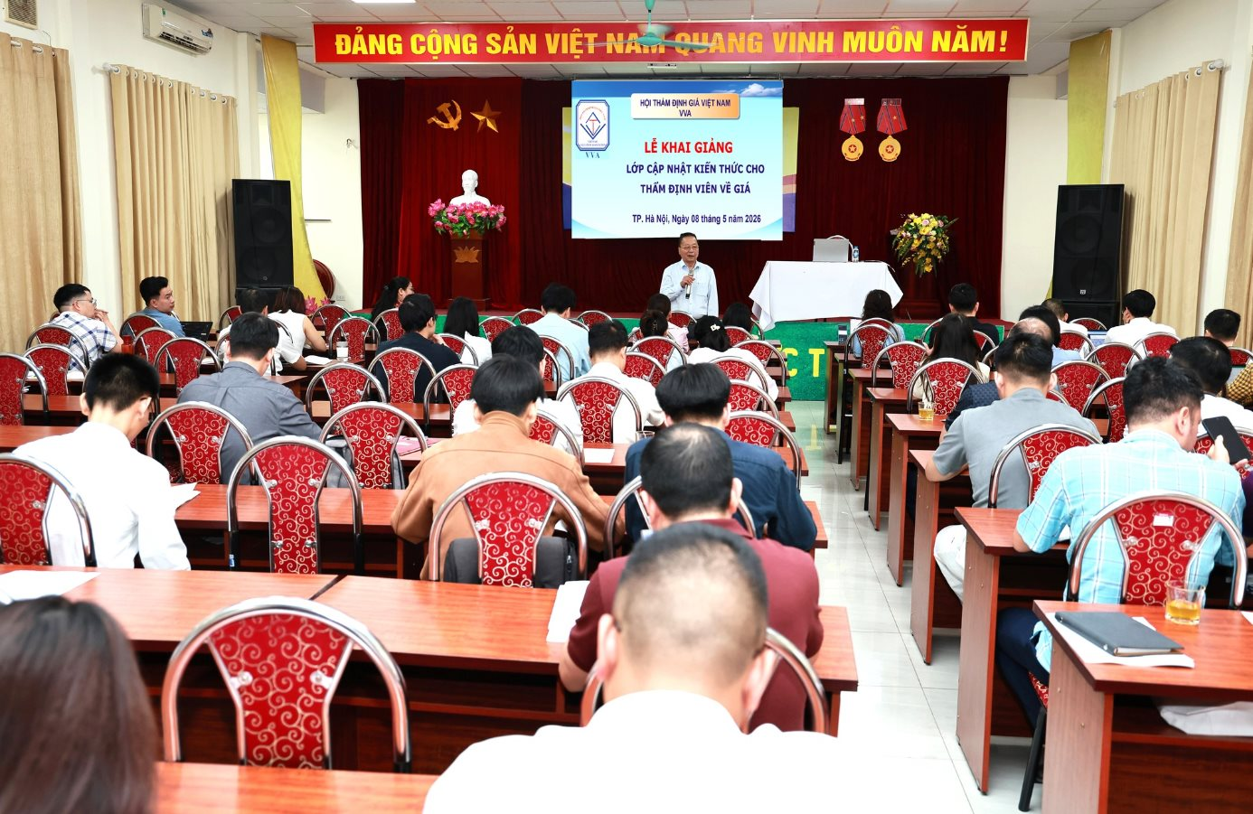 Khai giảng 2 lớp cập nhật kiến thức về thẩm định giá tại Hà Nội
