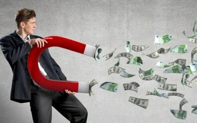Chứng khoán lập đỉnh mới, CTCK gọi tên 5 nhóm cổ phiếu có cơ hội "hút tiền" trong tháng này