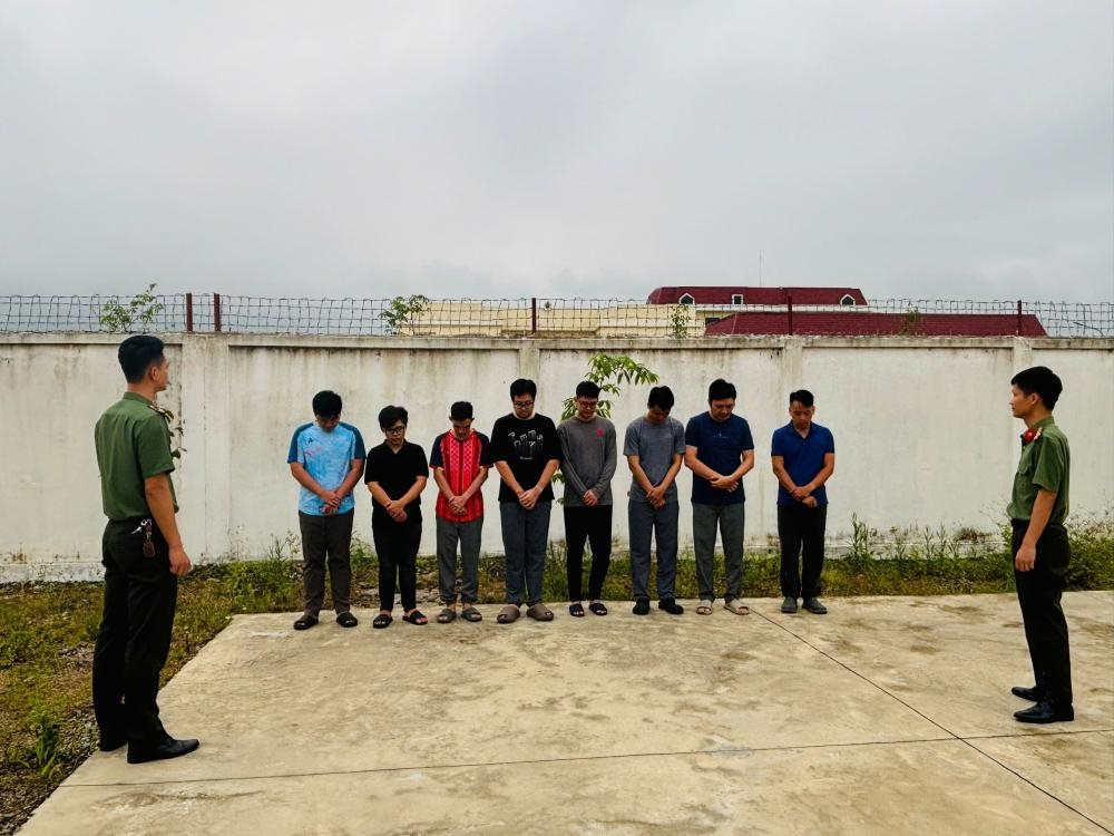 Bị chặn vì yêu cầu xác thực sinh trắc học của NHNN, đường dây rửa tiền chuyển sang dùng thẻ cào điện thoại